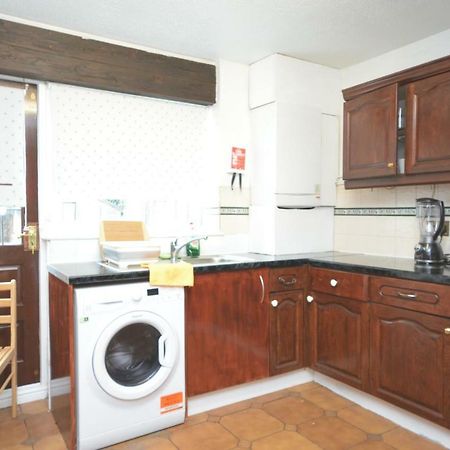 Four Bedroom Townhouse 12 Minutes Walk To Excel Exhibition Centre ลอนดอน ภายนอก รูปภาพ