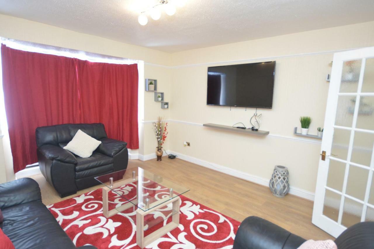 Four Bedroom Townhouse 12 Minutes Walk To Excel Exhibition Centre ลอนดอน ภายนอก รูปภาพ