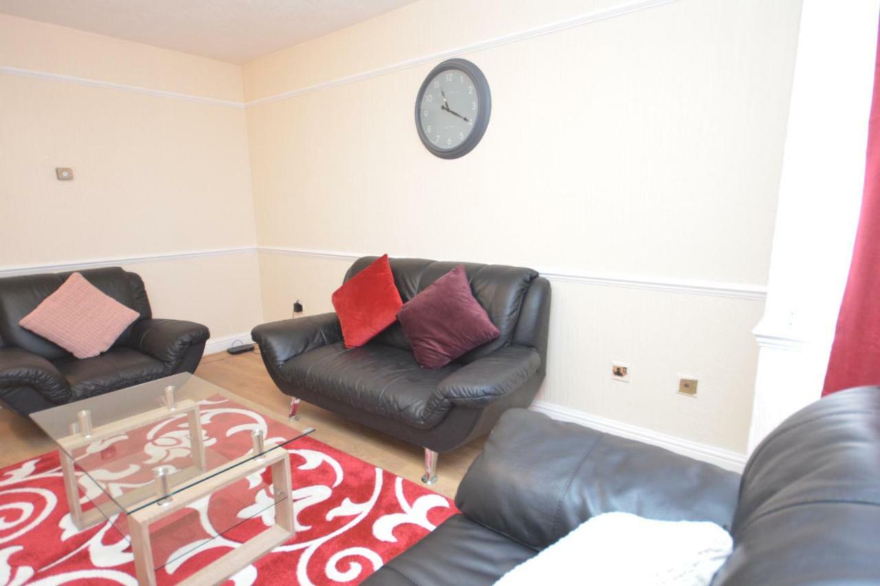 Four Bedroom Townhouse 12 Minutes Walk To Excel Exhibition Centre ลอนดอน ภายนอก รูปภาพ